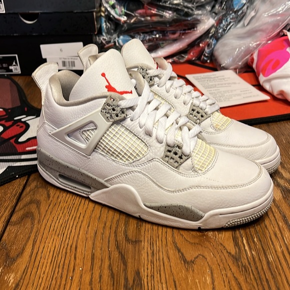 Jordan 4 White Oreo - Picture 2 of 6